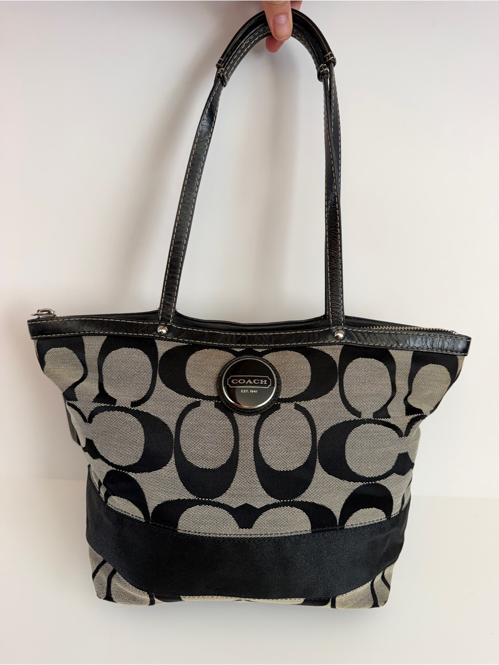 Coach Signature Gallery Tote (Style F13096)
